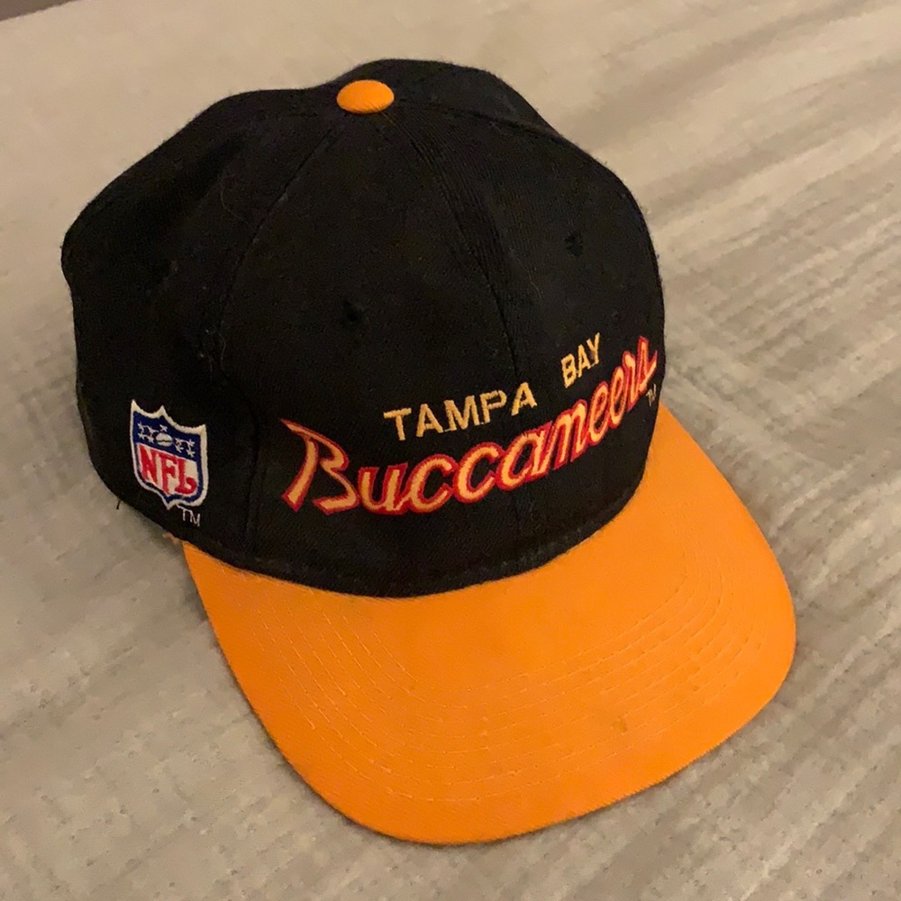 Vintage Tampa Bay Buccaneers black and orange hat